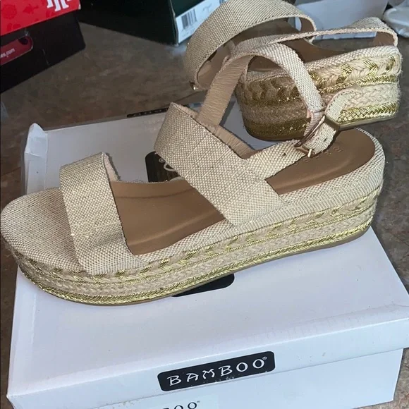 BAMBOO Cream Espadrilles with Natural Woven Design - Picture 4 of 9